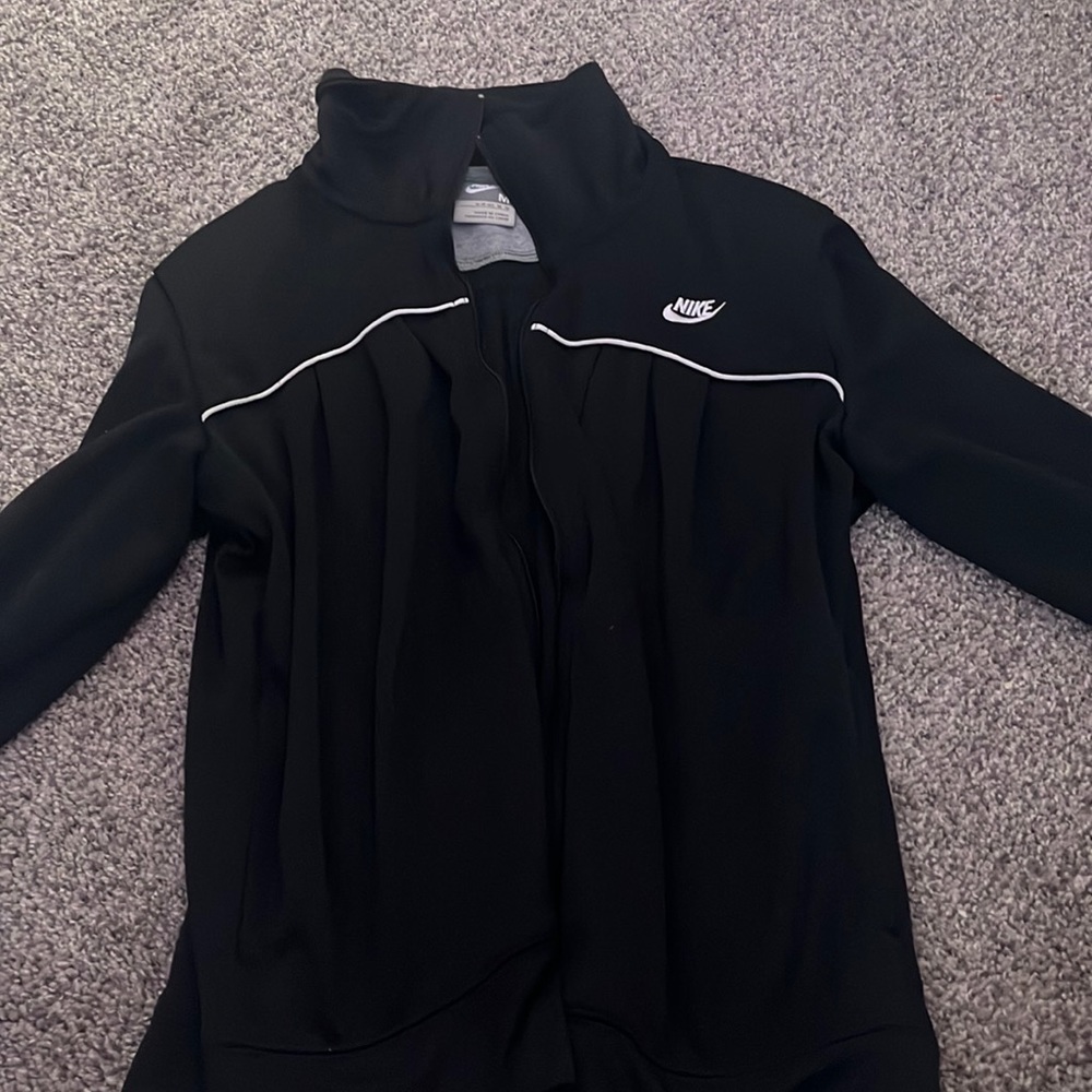 nike jacket color black